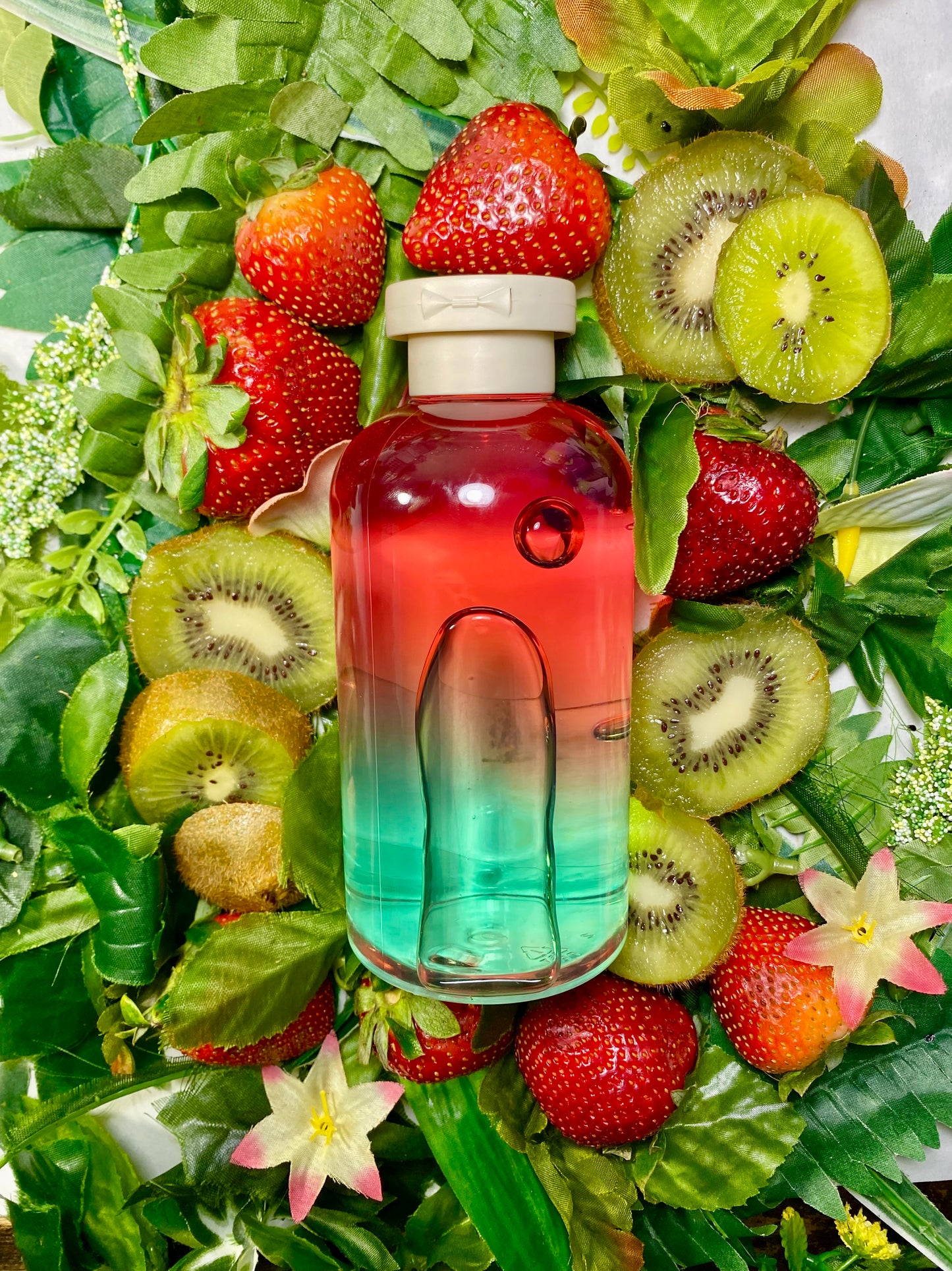 Strawberry + Kiwi Natural Shampoo for Healthy hair 14 ounces