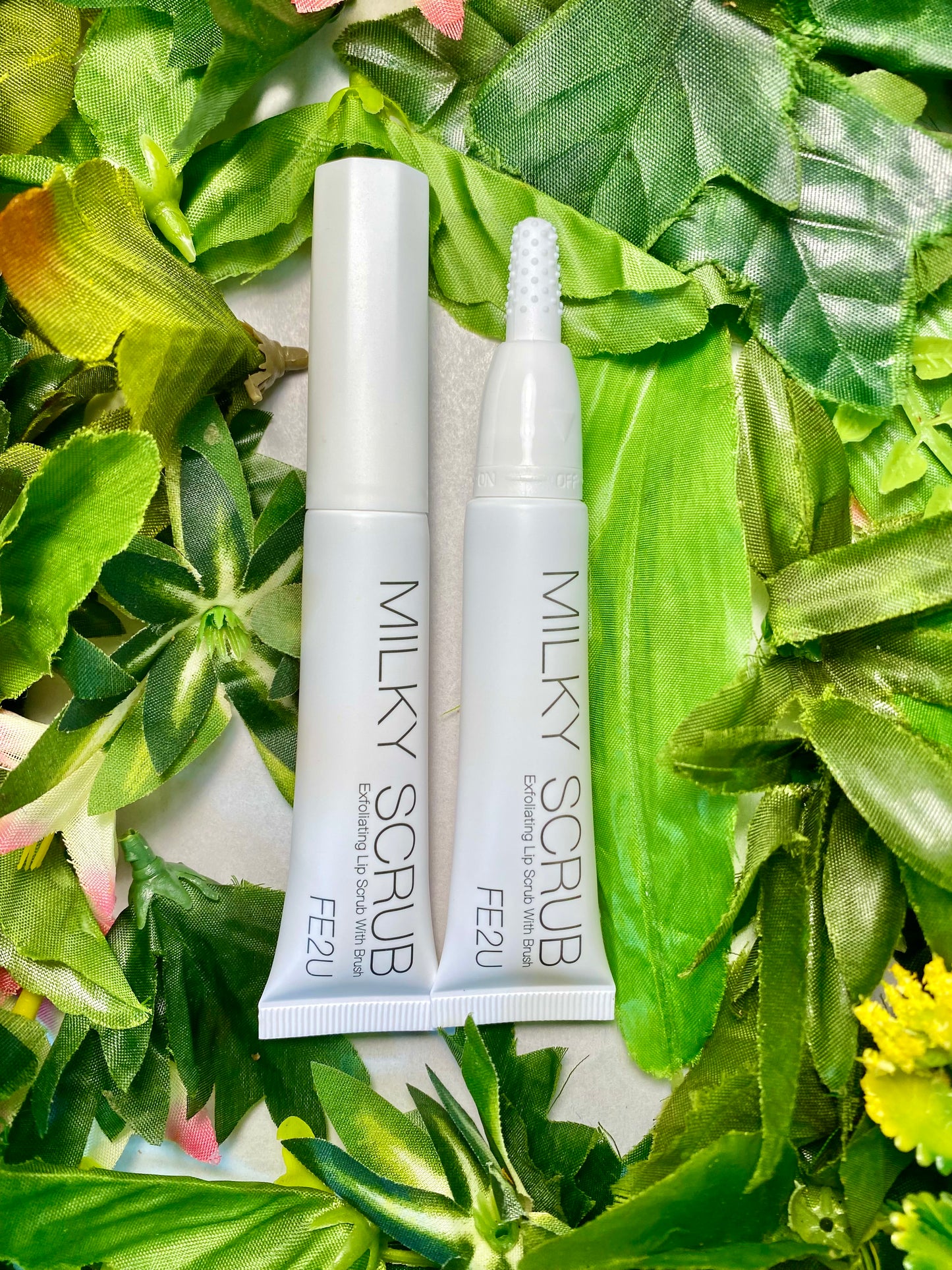 Vanilla Milk Lip Scrub with Exfoliating Brush Tip